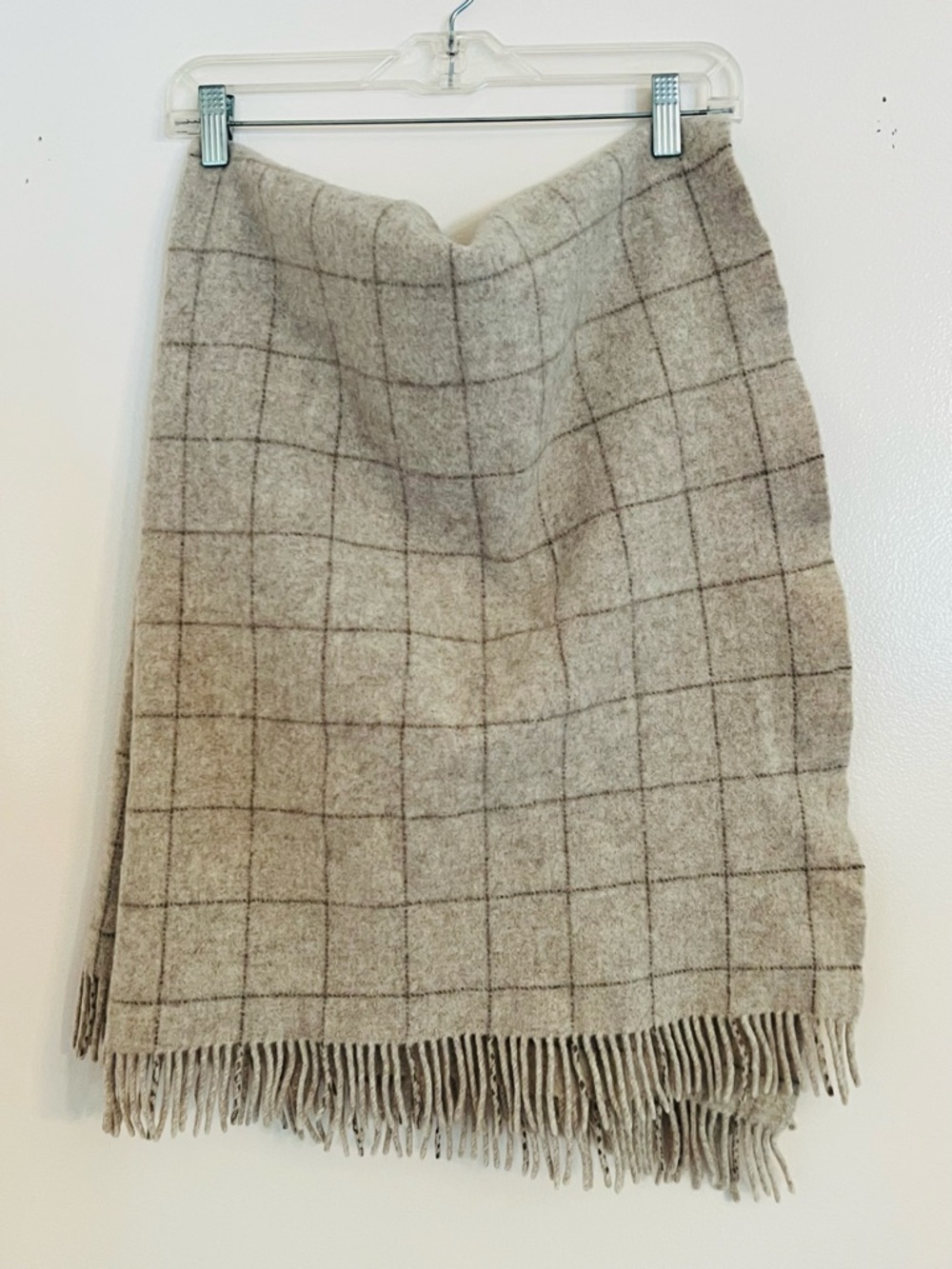 Vintage KelmScott Wool Throw Blanket Neutral Plaid Lap Blanket Fringe Maine - Picture 8 of 11